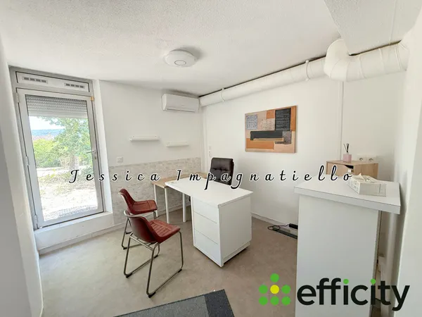 Local commercial 3 pièces 86 m²