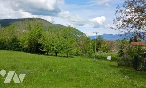 Terrain 779 m²