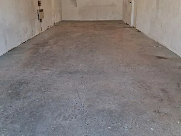 Garage -atelier-entrepot -local 90 m2