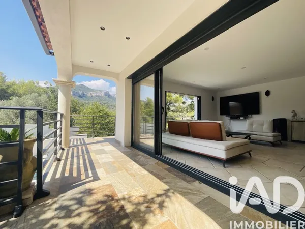 Maison 7 pièces 193 m²