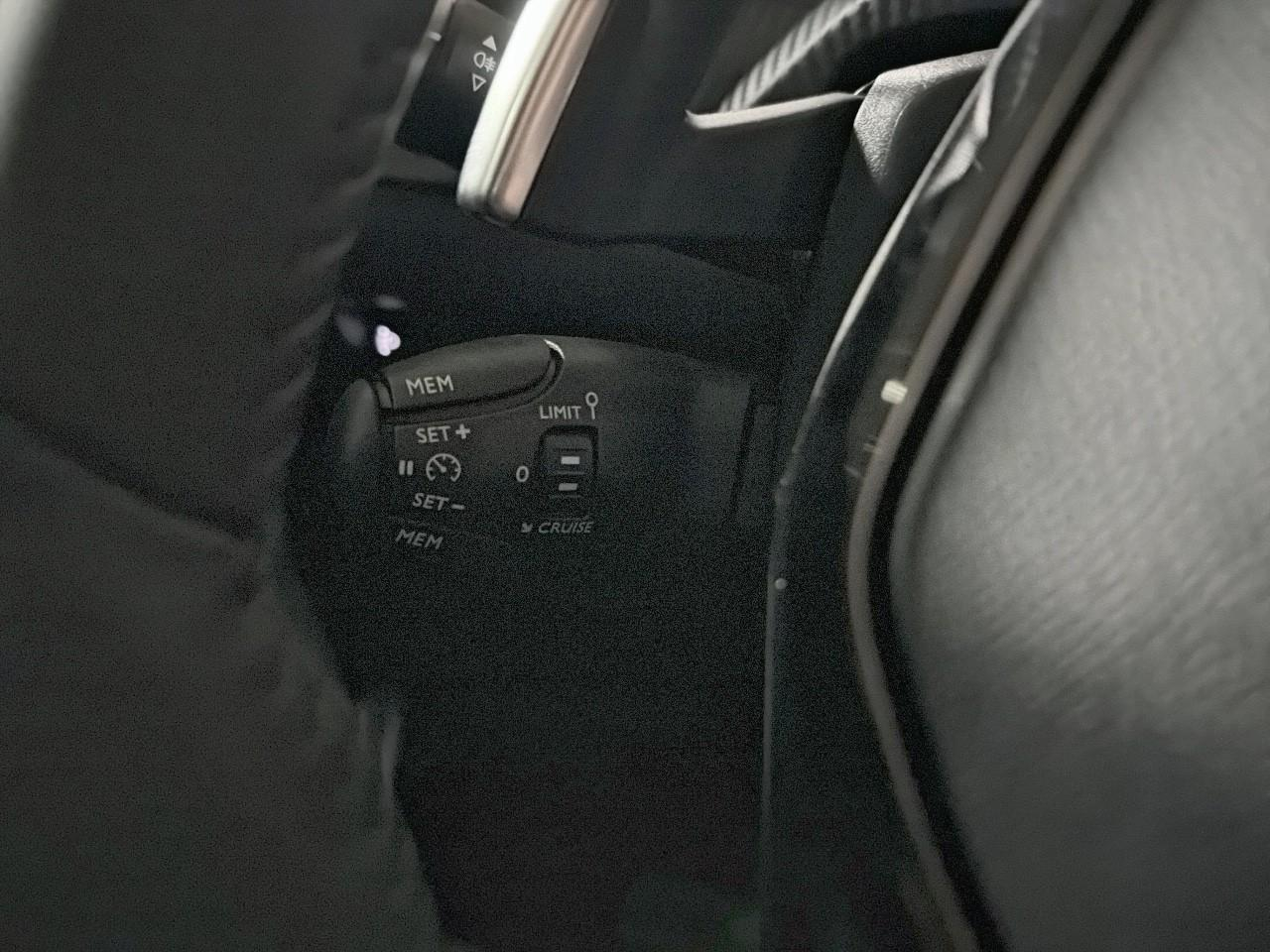 Peugeot 208 hybrid 110 e-dcs6 allure — photo 20