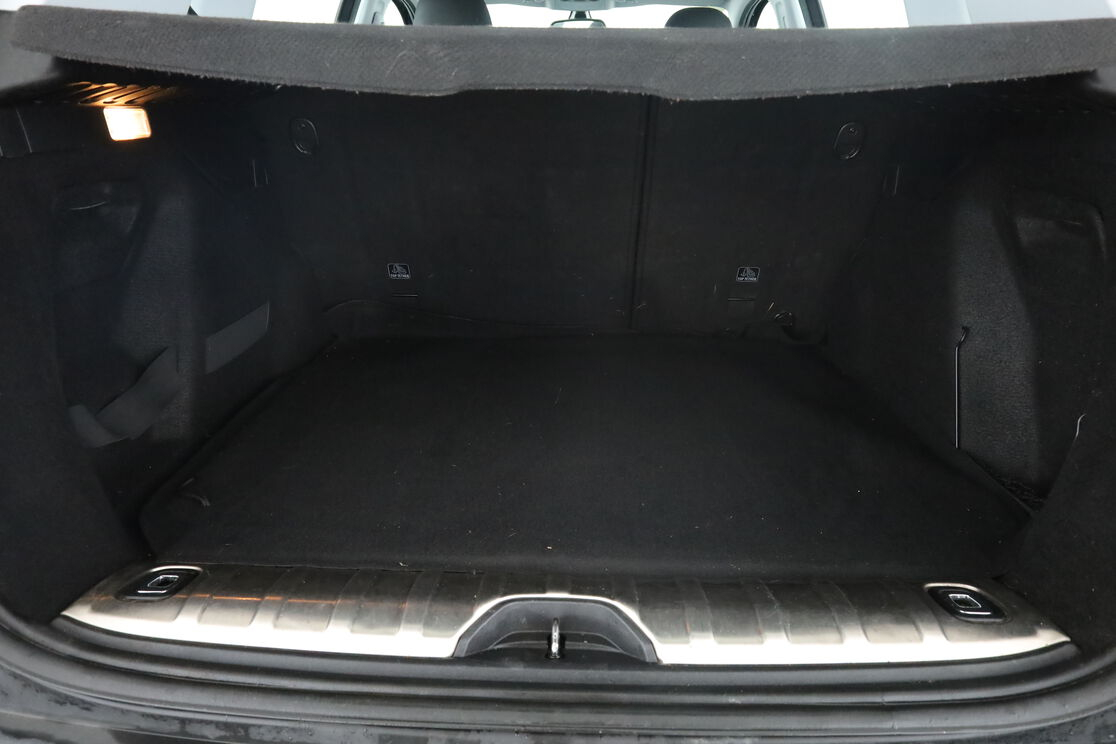 Peugeot 2008 1.6 Blue-HDi Allure — photo 16