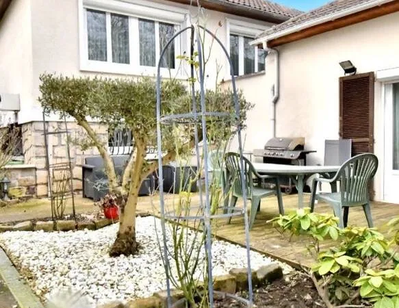 Maison 8 pièces 235 m²
