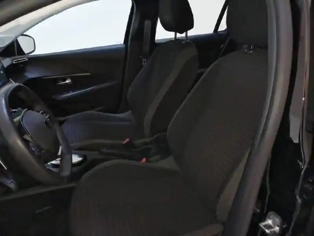 Peugeot 208 hybrid 100 e-dcs6 — photo 11