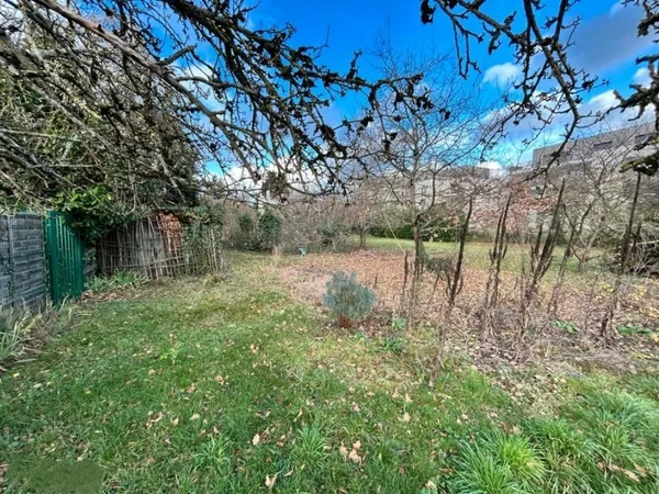 Terrain 285 m²