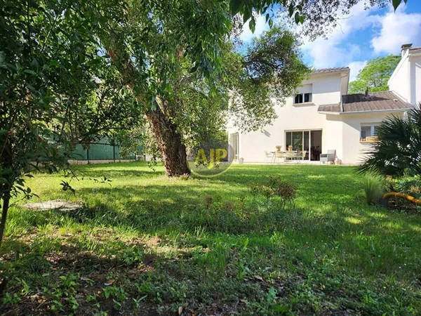 Maison 5 pièces 140 m²