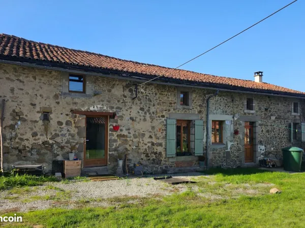 Corps de ferme de caractère exceptionnel avec installations équestres et agricoles, 14 hectares, dép