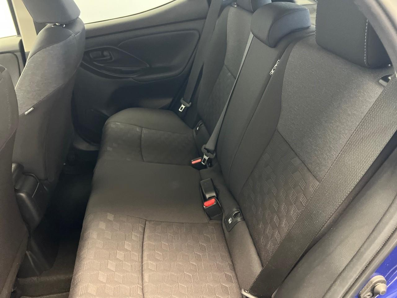 Toyota Yaris hybride 130h collection — photo 10
