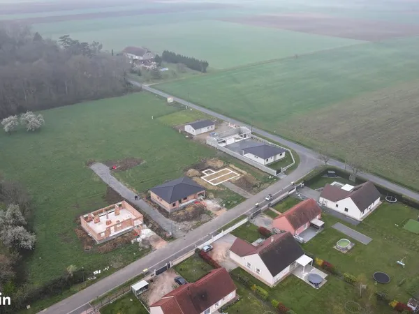 Terrain constructible 3502 m² secteur pavillonnaire 10 min Vichy