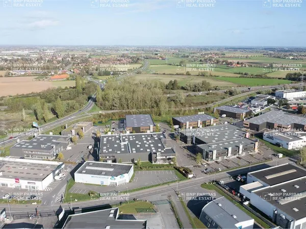 Local d'activité 1317 m²