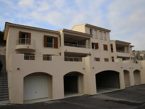 Parking 16 m²