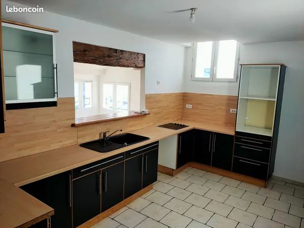 Grand appartement de 67 m² (plus de 110 m² au sol)