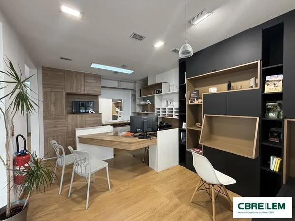 Local commercial 111 m²