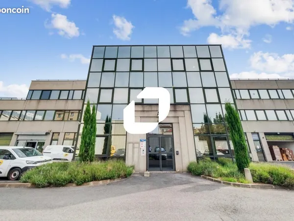 Local d'activité 2 205 m²