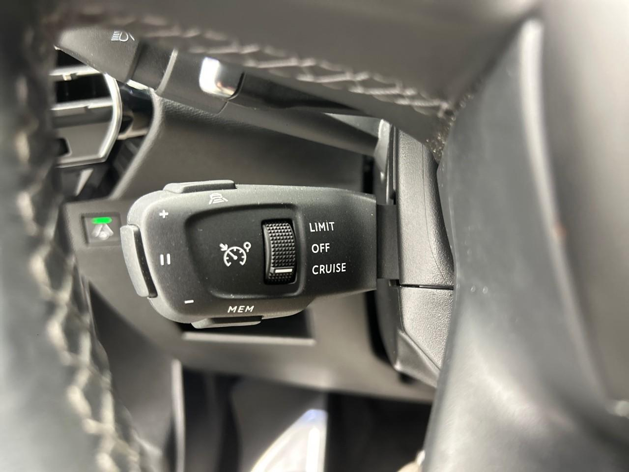 Ds Ds 7 crossback hybride rechargeable e-tense 300 eat8 4x4 opera — photo 20