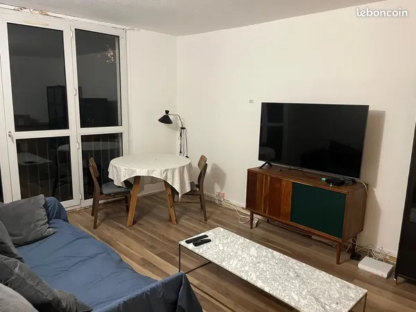 Colocation (colocataire souvent absent) 2 Pièce 50 m² Paris 75018 · Station Marcadet Poissonnier - Q