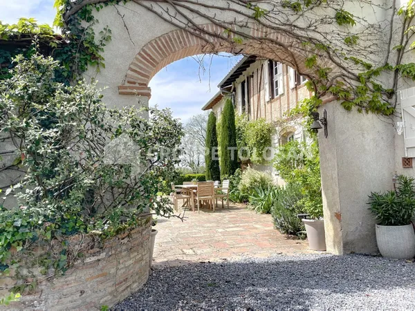Propriété 9 pièces 343 m²