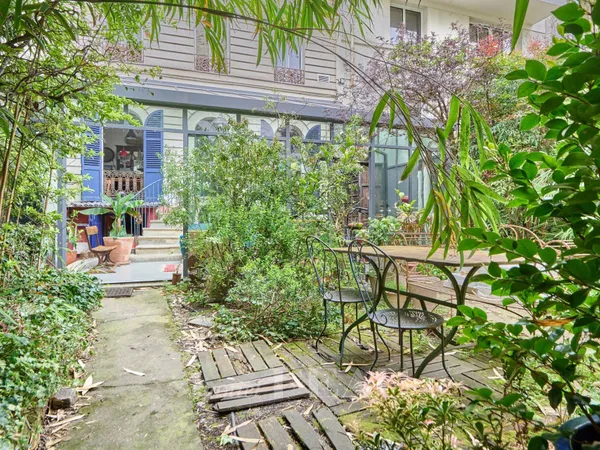 Paris 18e - Maison avec jardin - Villa Poissonnière