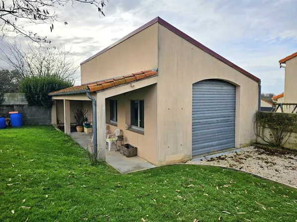 GARAGE DE 53M2 SUR 191 M2