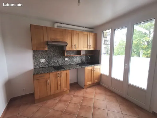 Appartement 2 pièces 24m2 800/mois(CC) Thiais