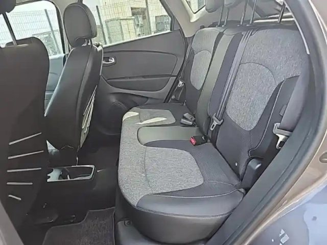 Renault Captur 1.3 tce 150ch fap intens — photo 10