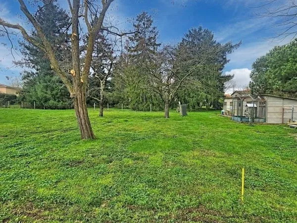 Terrain 1000 m²