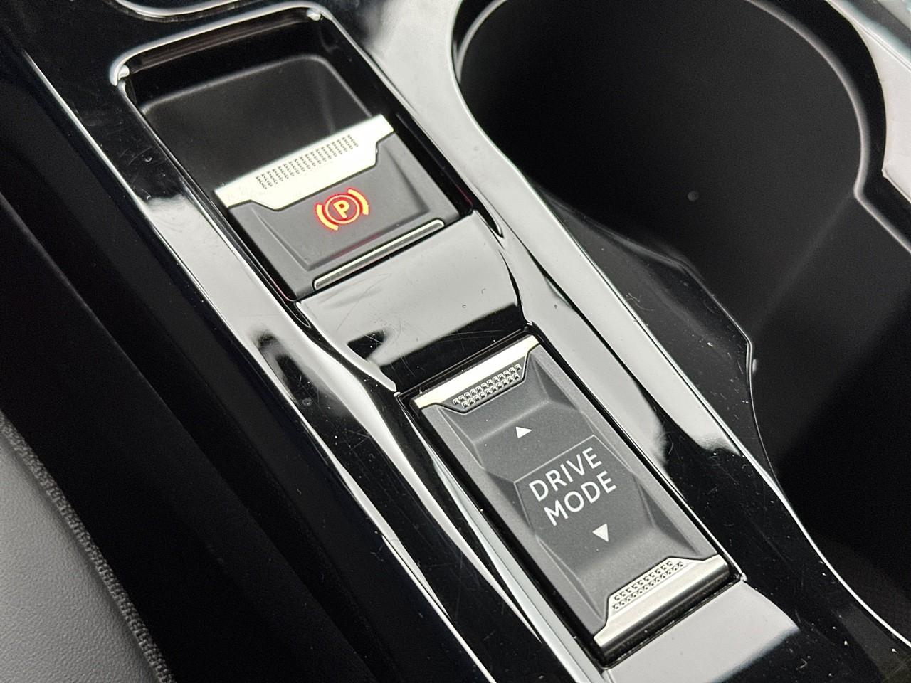 Peugeot 2008 puretech 130 s&s eat8 allure pack — photo 33