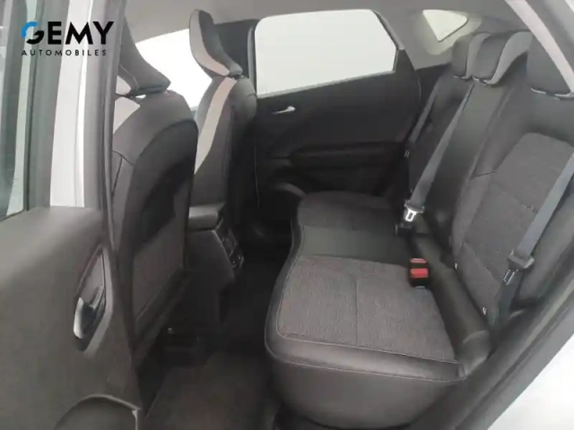 Renault Captur mild hybrid 160 edc — photo 40