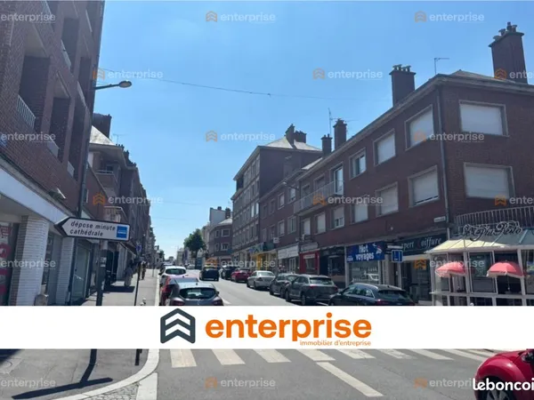 Local commercial 675 m²