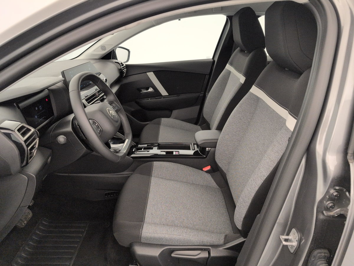 Citroën C4 — photo 16
