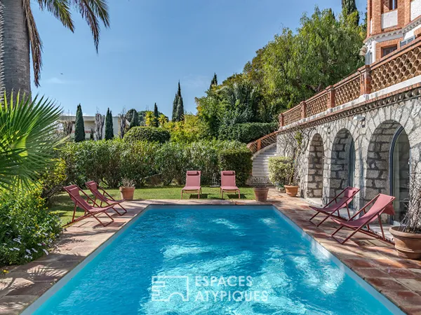 Rez-de-villa de 253m² située à Cannes avec piscine et vue mer