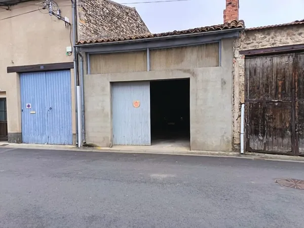 Garage à ST GERMAIN LEMBRON