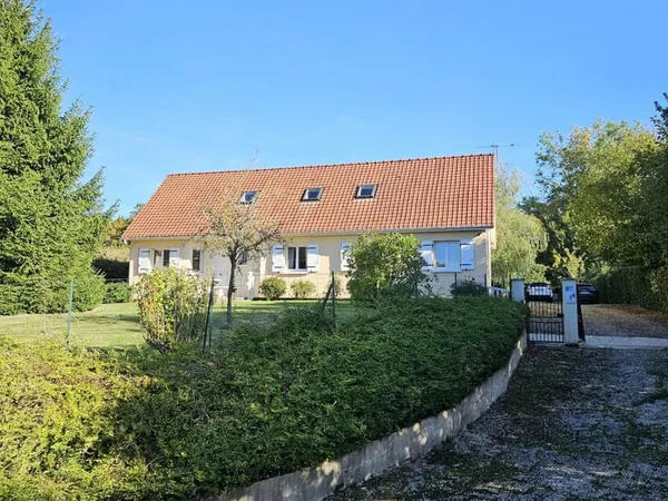 Maison traditionnelle proche A28