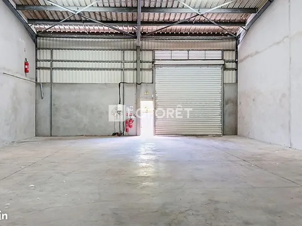 Entrepôt 200 m² BAIE MAHAULT