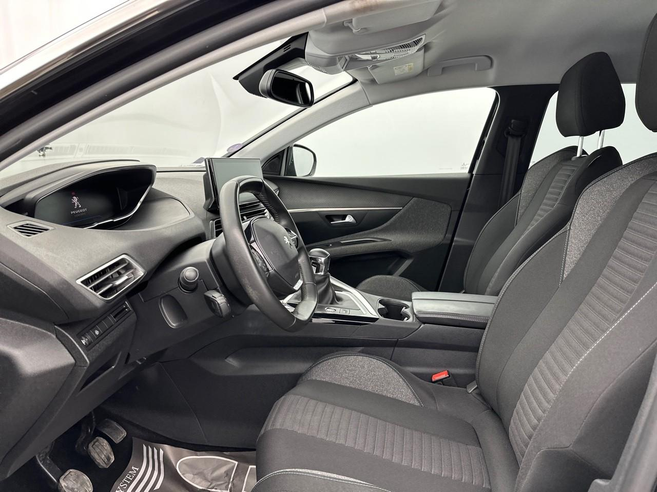 Peugeot 5008 puretech 130ch s&s bvm6 style — photo 9