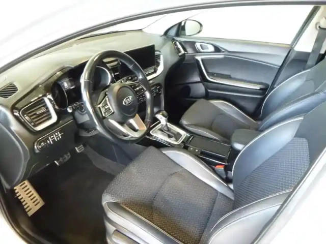 Kia Xceed 1.4 t-gdi 140ch design dct7 — photo 12