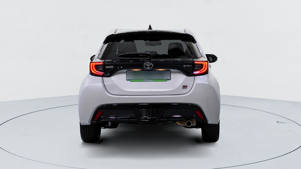 Toyota Yaris 4 — photo 4
