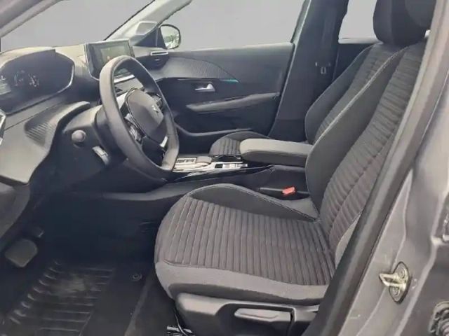 Peugeot 208 electrique 50 kwh 136ch — photo 11