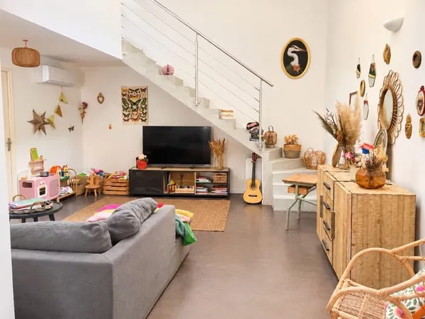 Superbe appartement neuf 3 pièces de 80 m² avec cour et parking à Saint-Saturnin-lès-Avignon