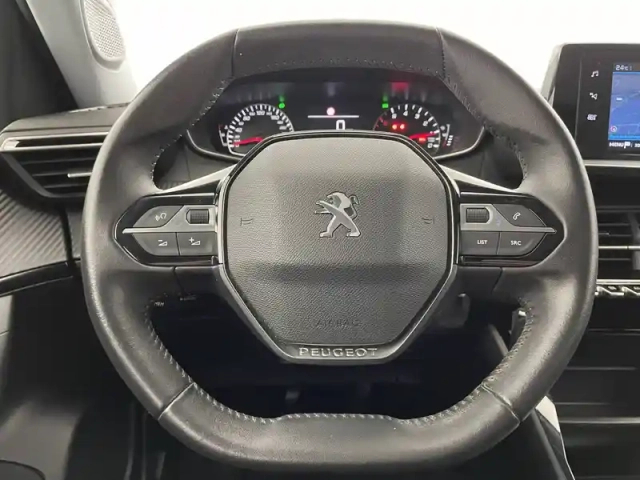 Peugeot 2008 puretech 130 s&amp;s bvm6 — photo 23