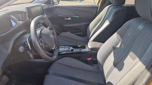 Peugeot 208 1.2 PureTech 130 EAT8 - Allure Pack – 2022 – 43767 km – Essence – Boîte Automatique — photo 14