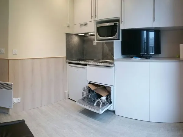 Studio meublé 13 m² - Paris 19e - Étudiant - 600 CC