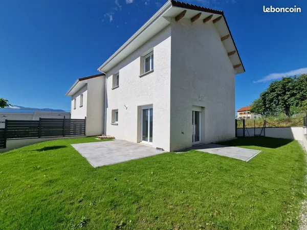 Maison récente 90 m² - 3 chambres - Garage - Jardin clos - DPE B - Saint-Blaise-du-Buis 38140