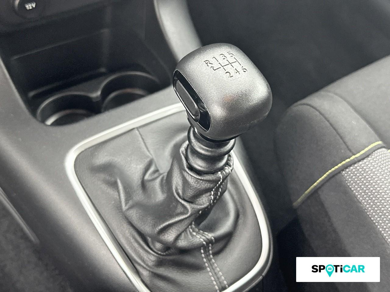 Citroën C3 1.2 puretech 110ch s&s shine business 124g — photo 14