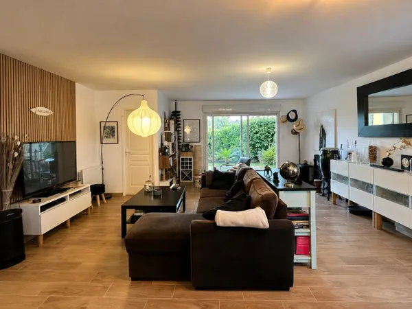 Maison chaleureuse et soigneusement aménagée