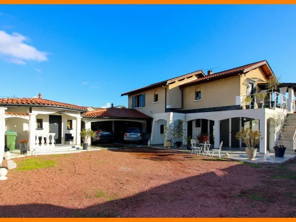 Maison de luxe 10 pièces 205 m²