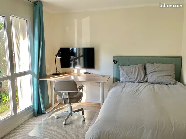 Chambre en colocation meublée étudiante à Champs-sur-Marne (77420)
