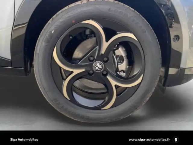 Alfa Romeo Junior 1.2 ibrida 145 ch e-dct6 q4 — photo 10