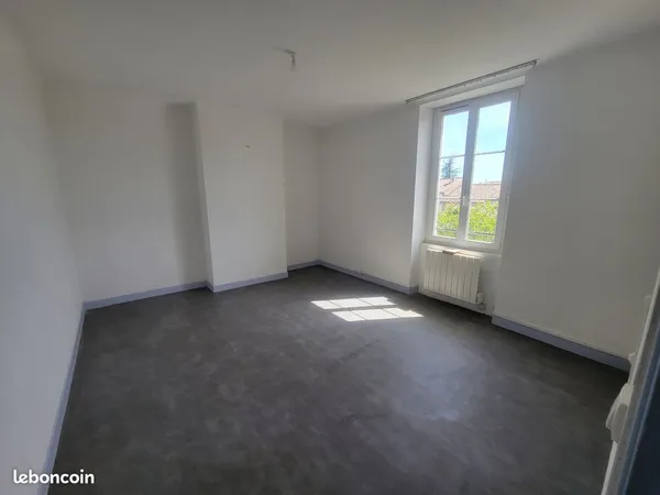 À louer - Appartement T3 de 80 m² à Septfonds
