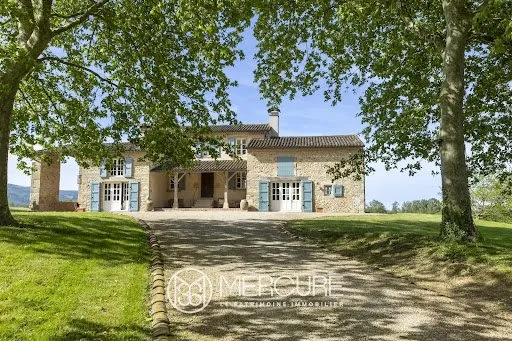 Propriété 8 pièces 246 m²